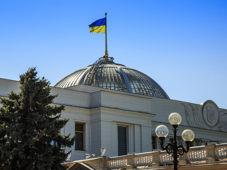На этой неделе Рада планирует рассмотреть законопроект о двойном гражданстве. Оппозиция заявила, что "это завершится распадом Украины"