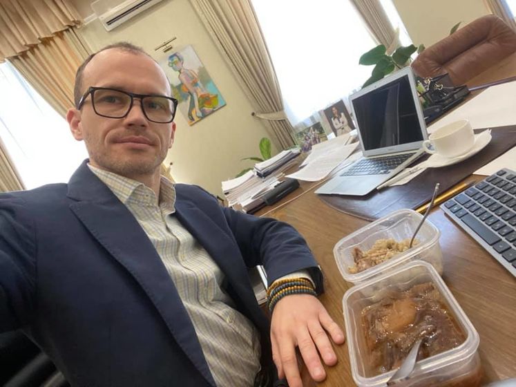 "Борщ не очень, долго такой я есть не буду". Министр юстиции заказал обед из Лукьяновского СИЗО
