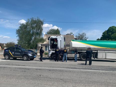 В Киевской области задержали военных, которые вывезли из воинской части 60 тонн горючего на 1,3 млн грн – Нацполиция