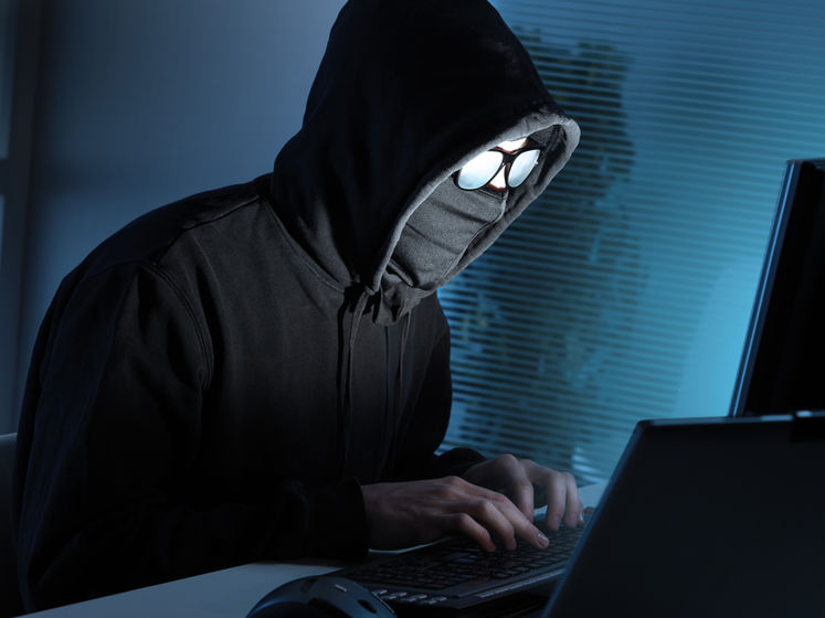 ﻿В Івано-Франківську затримали хакера, який продавав найбільшу базу даних за всю історію