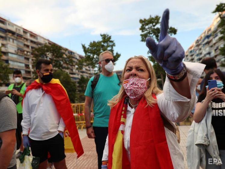 ﻿Іспанців зобов'язали носити маски скрізь, де немає можливості дотримуватися дистанції
