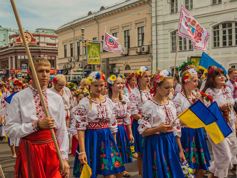 Поисковик Google посвятил заставку Дню вышиванки