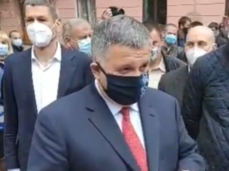 Аваков, Степанов и Немчинов поехали с рабочим визитом в Черновцы. Их встретили там пикетом