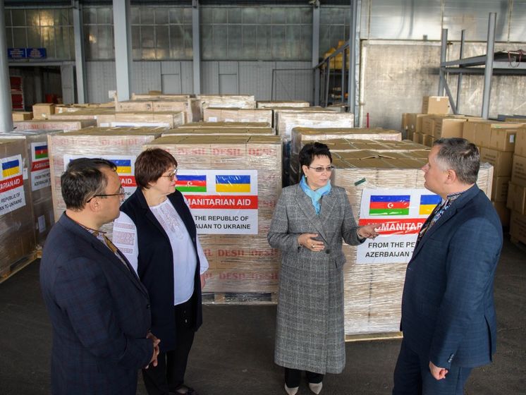 ﻿Азербайджан надіслав в Україну 23 тонни гумдопомоги для боротьби з COVID-19 