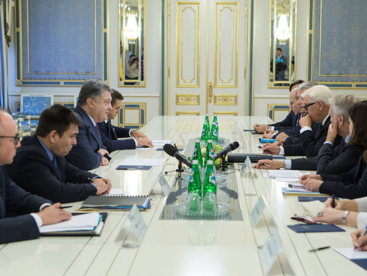 Порошенко призвал глав МИД Франции и Германии не признавать легитимность российских выборов в оккупированном Крыму