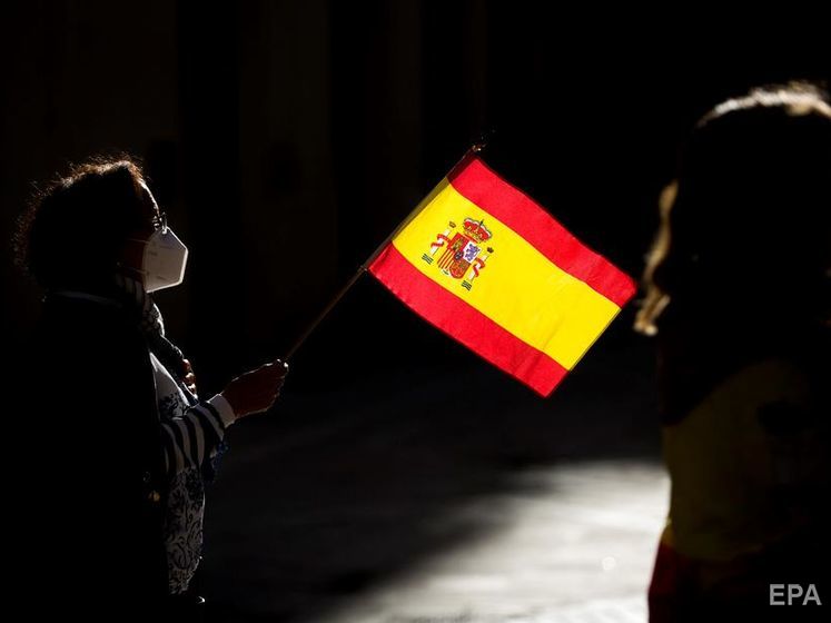 Суточная смертность от коронавируса в Испании неделю держится на минимальном уровне
