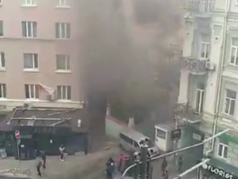 Возле офиса Медведчука в Киеве произошел взрыв / ГОРДОН