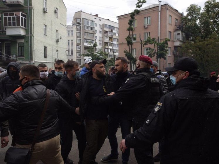 Акцию возле офиса Медведчука в Киеве проводил "Нацкорпус", в полиции говорят, что взрыва не было