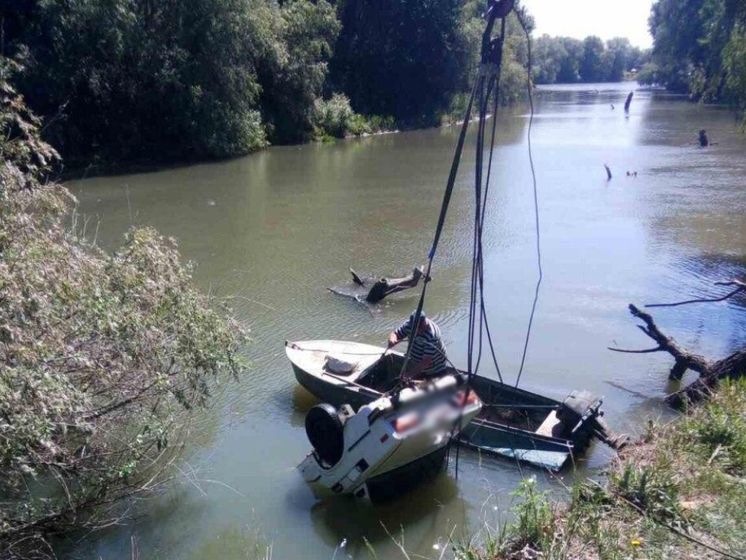 ﻿В Одеській області в річці разом із машиною потонуло двоє рибалок