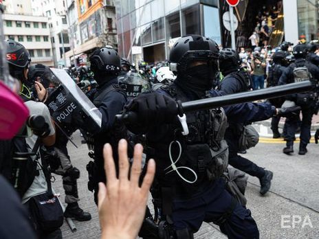 ﻿У Гонконзі відбулися зіткнення протестувальників із поліцією. Фоторепортаж