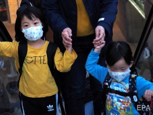 Японские педиатры предупредили об опасности ношения масок детьми младше двух лет