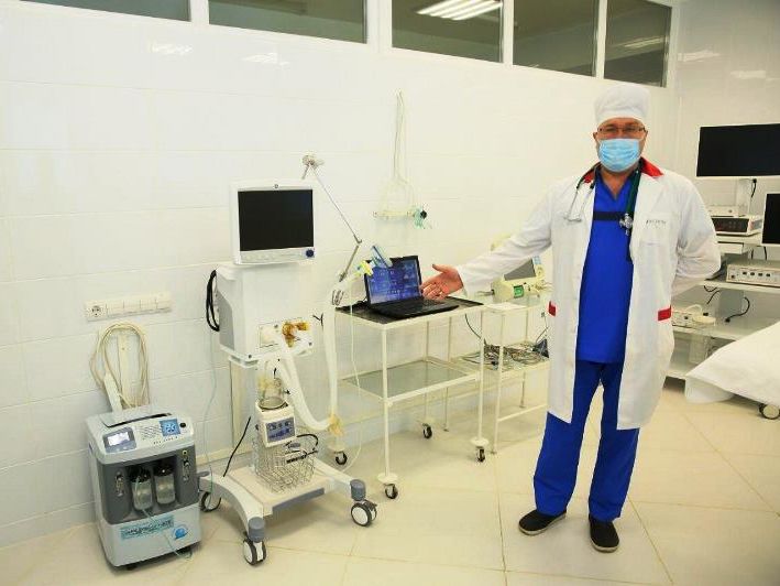 Фонд Новинского передал оборудование для больниц Днепропетровской области