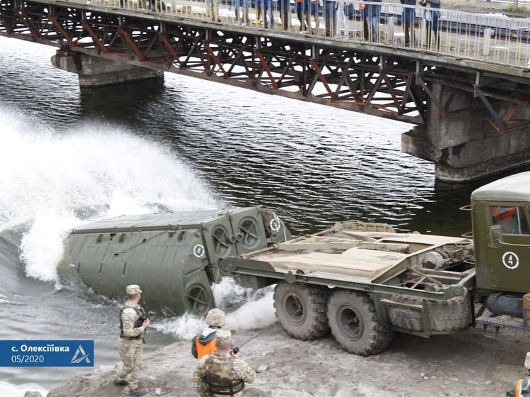 ﻿Замість зруйнованого мосту у Дніпропетровській області встановлять понтонну переправу