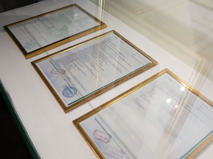 Сотрудники ГБР изъяли в музее Гончара таможенные декларации на картины из коллекции Порошенко
