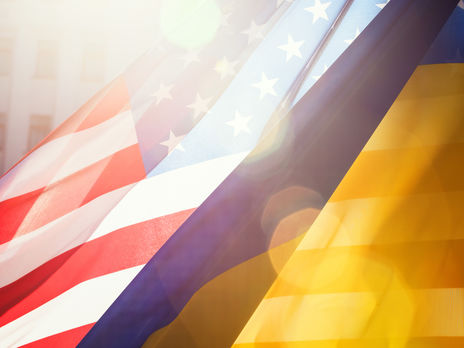 ﻿Колишні посли США закликали не використовувати Україну в американській внутрішній політиці