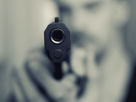 В центре Киева неизвестные стреляли в мужчину, он госпитализирован