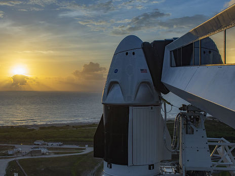 В США SpaceX впервые отправляет астронавтов на МКС. Трансляция