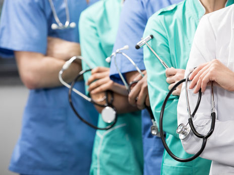 ﻿Кличко розповів, у яких лікарнях за час пандемії захворіло більше медиків