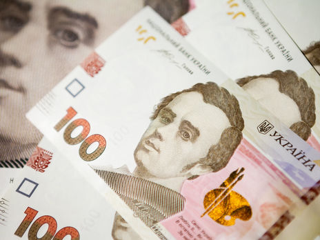 Средняя зарплата в апреле снизилась в Украине более чем на 1000 грн по сравнению с мартом – Госстат