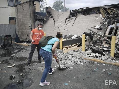 Смерть афроамериканца в США. Протестующие сожгли третье отделение полиции в Миннеаполисе