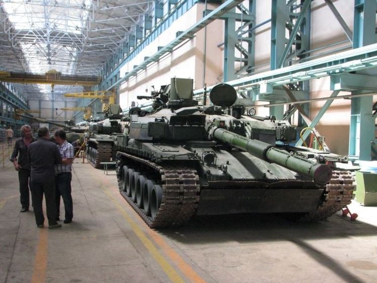 Бутусов сообщил, что завод Малышева взял на работу экс-милиционера, который ждал русские танки в Харькове