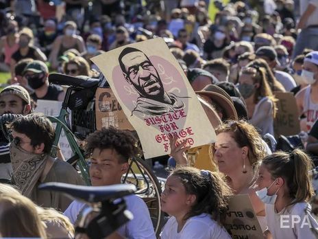 ﻿Судмедекспертиза підтвердила, що афроамериканець Флойд помер унаслідок удушення