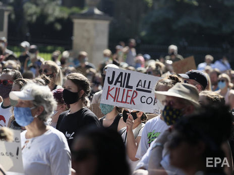 ﻿Убивство Флойда. Ще трьом офіцерам поліції Міннеаполіса висунули обвинувачення