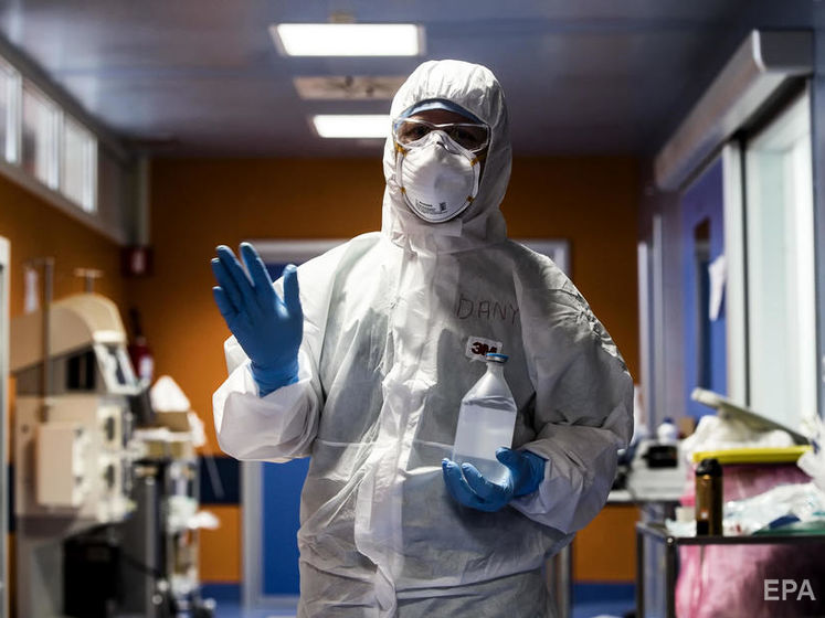 Из больниц Ровенской области за время эпидемии коронавируса уволилось более 320 медиков
