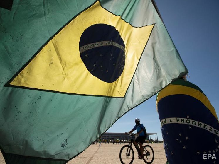 ﻿У Бразилії знову побито антирекорд добової смертності від COVID-19