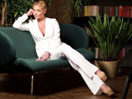 До дыр. Волочкова крупным планом показала стертые пуанты