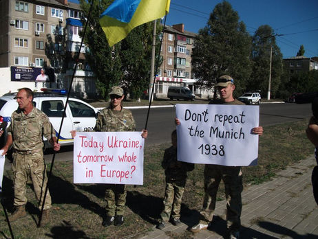 Штайнмайера и Эро в Краматорске встретили пикетами