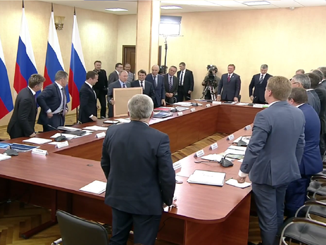 Путин подарил Медведеву на день рождения картину 