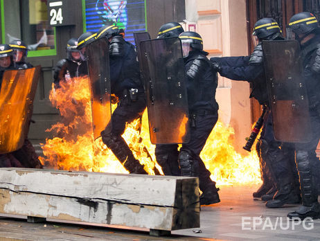 В Париже произошли столкновения между полицией и противниками трудовой реформы. Фоторепортаж