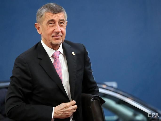 ﻿Чехія вислала двох російських дипломатів через скандал про підготовку замаху на чеських чиновників