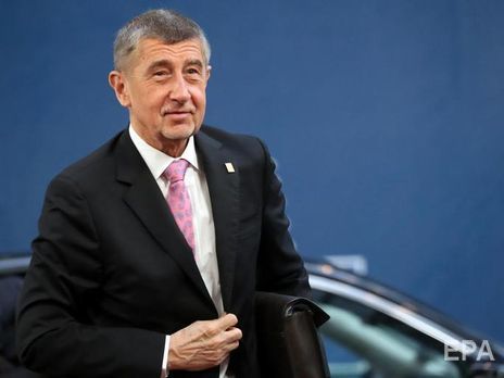 Чехия выслала двух российских дипломатов из-за скандала о подготовке покушения на чешских чиновников