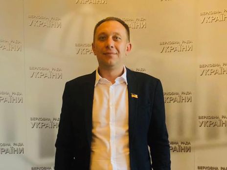 ﻿Нардеп Василів заявив, що до нього потрапили аудіозаписи, на яких голосом, схожим на голос в.о. голови Служби автомобільних доріг у Тернопільській області, обговорюють відкати