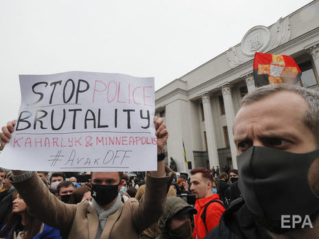 ﻿У Раді вимагали відставки Авакова, ЄС продовжив заборону на в'їзд для іноземців. Головне за день