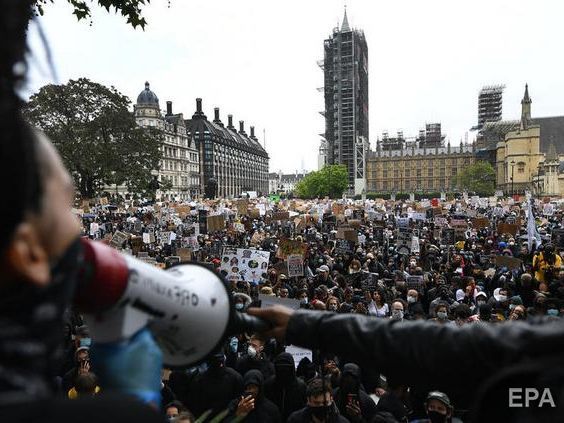 "Справедливость ради Джорджа Флойда". В Лондоне в результате протестов пострадало 23 полицейских