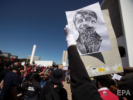 В Бразилии прошли массовые протесты против Болсонару 
