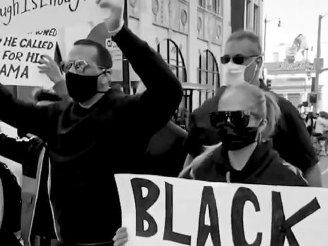 Лопес приняла участие в протестах 