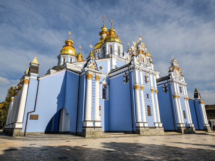 Глава Нацполиции: На Троицу в церквях Украины собралось около 200 тыс. верующих. Однако все соблюдали масочный режим