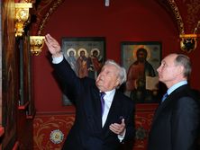 Записки бывшего подполковника КГБ: Кем в действительности был художник Илья Глазунов