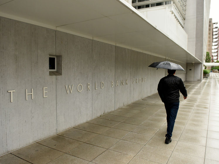 "Спад станет самым глубоким со времен Второй мировой войны". Всемирный банк ухудшил прогноз по мировому ВВП