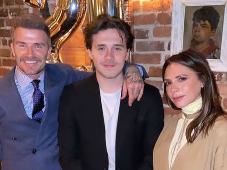 ﻿Старший син Бекхемів приєднався до антирасистських протестів у Лос-Анджелесі. У соціальних мережах піддали критиці його ініціативу