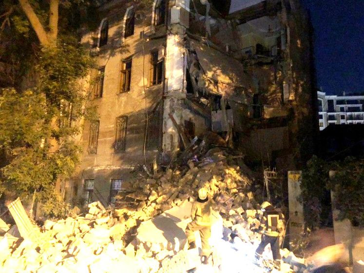 ﻿В Одесі обвалилася частина чотириповерхового житлового будинку. Це третій випадок протягом останнього місяця