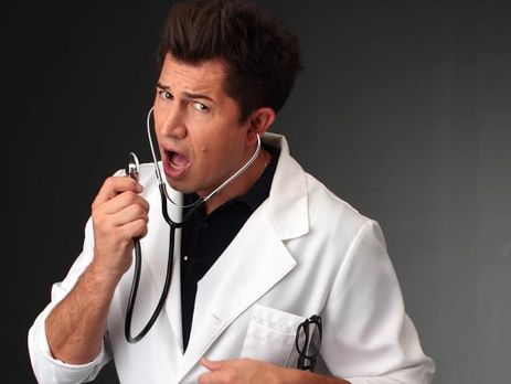 Джеджула провел выпуск новостей в шортах и резиновых тапочках