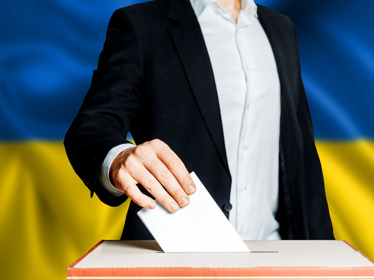 Опрос: "Слугу народа" на выборах в парламент поддержали бы 28% украинцев
