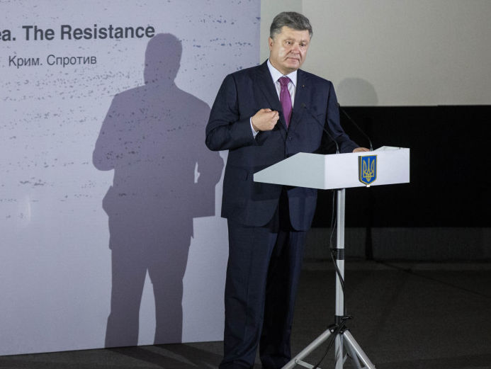 Порошенко: Я первый поддержу снятие санкций с России, когда она уберется из Крыма и c востока Украины