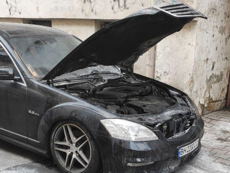 ﻿В Одесі підпалили машину адвоката, який був претендентом на пост губернатора
