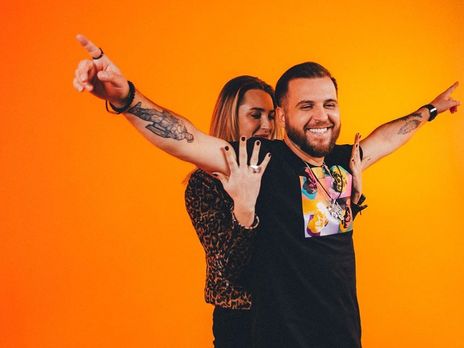 Жена в роли роковой музы. 